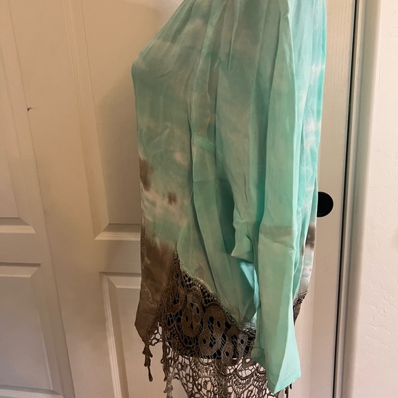 Chico’s teal and gray tunic with lace bottom Size Large - Picture 3 of 8